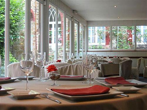 Hotel-Restaurant De L'Abbaye Plancoet Restoran gambar
